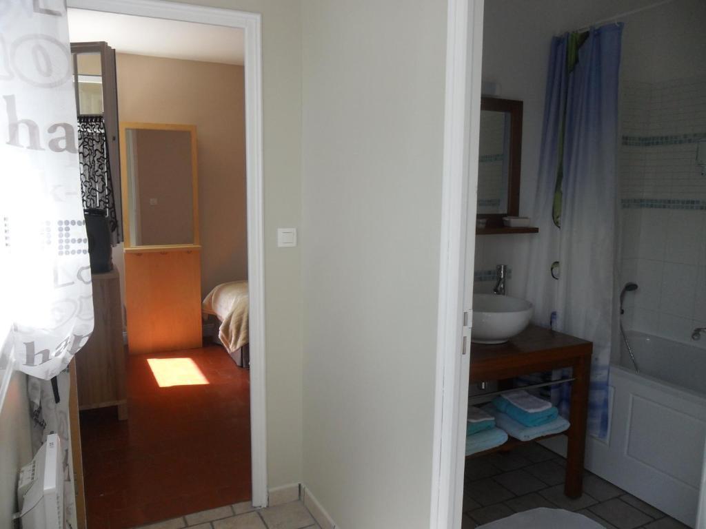 Hotel La Buissonniere Bannay  Pokoj fotografie
